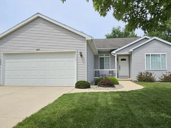 663 Ridgefield Dr, Coopersville, MI 49404