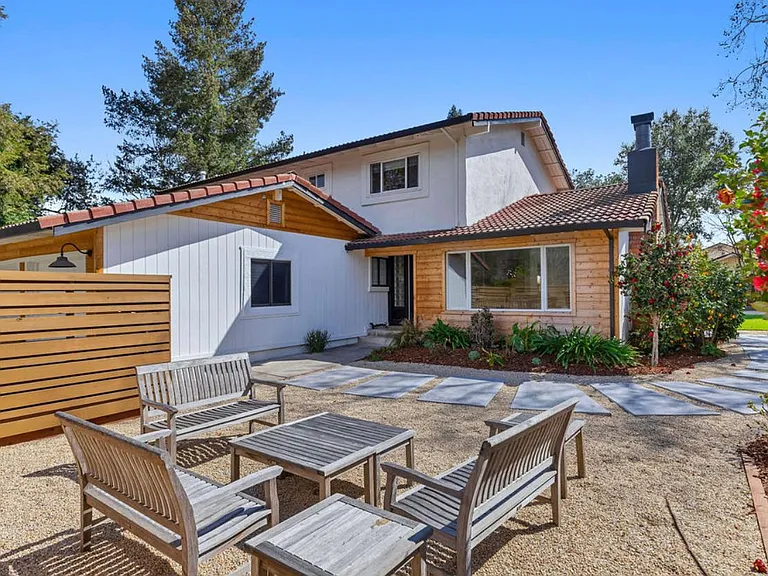 610 Harvest Ln — Photo 35