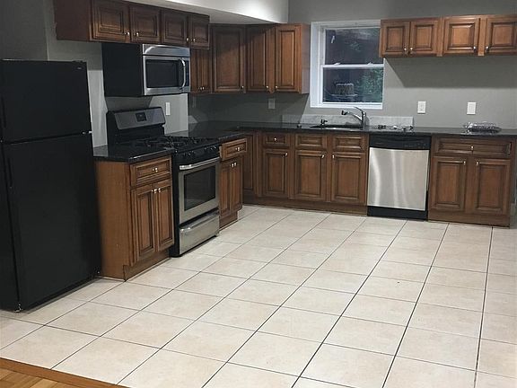 3rd image of 824 Grand St #1