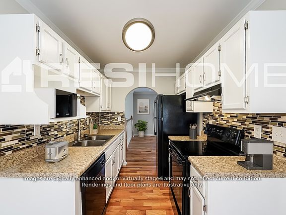 2nd image of 1925 Huntington Ln