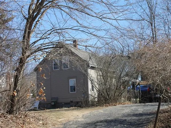 15 Earl St, West Warwick, RI 02893