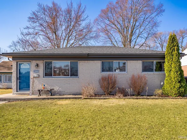 23600 Glenbrook St, Saint Clair Shores, MI 48082
