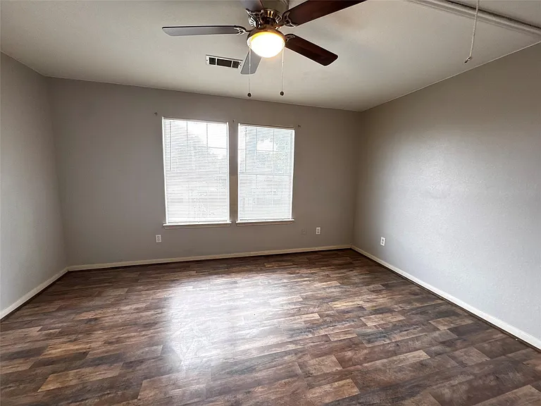 2110 Turner Dr — Photo 14