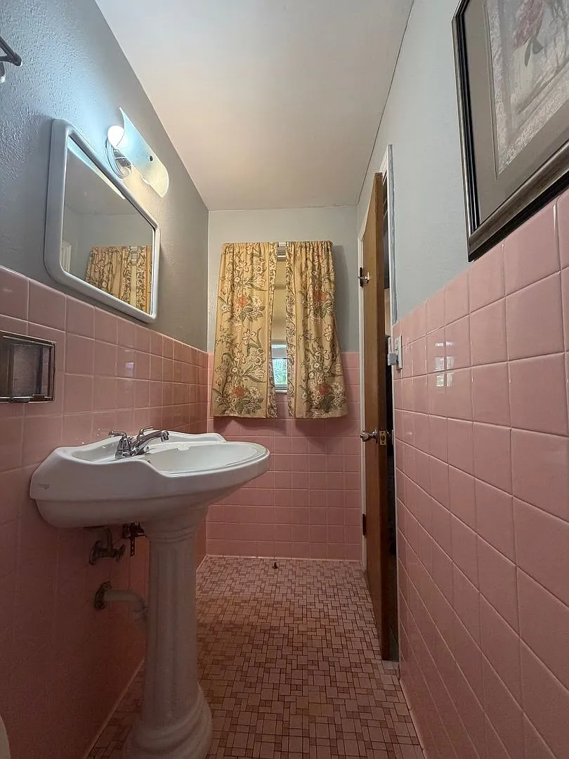 1225 Jefferson Avenue — Photo 3