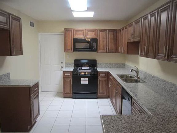 4th image of 1616 Arroyo Ave