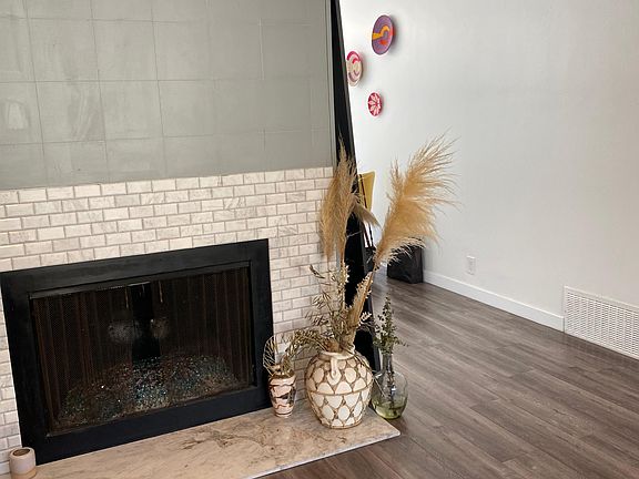 4th image of 11902 Gorham Ave #102