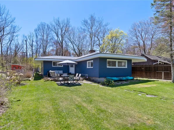 3203 Demont Rd, Seneca Falls, NY 13148
