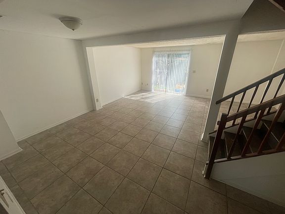2nd image of 9600 Vinca Cir