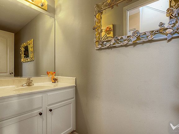 3rd image of 2241 Margaret Dr