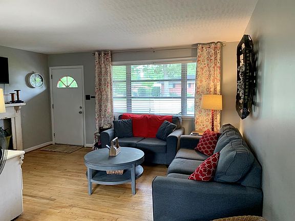 3rd image of 216 Maywood Dr
