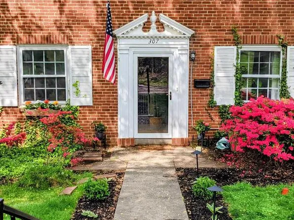 307 Valley Rd, Havertown, PA 19083