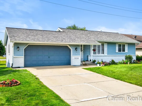 11154 Summer Dr, Zeeland, MI 49464