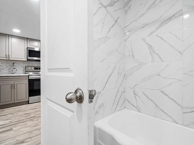 1110 N Riverside Dr #20 — Photo 20