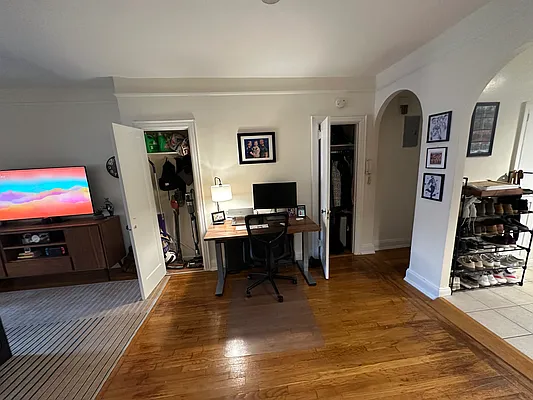 Rented by One New York Realty Inc | media 5