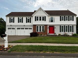 82 Wanda Ln, Middletown, CT 06457
