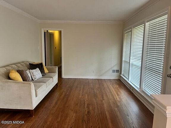 3rd image of 2794 Knollwood Dr