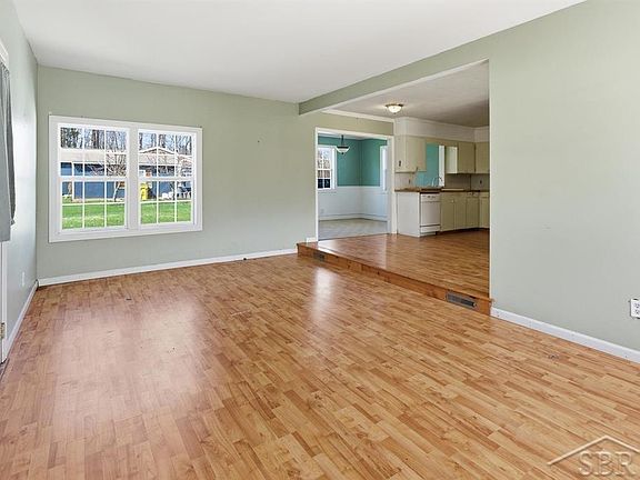 3rd image of 60 S Birchcrest Dr