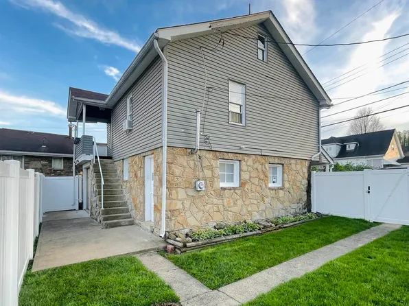 603 1/2 Pike St, Barrackville, WV 26559