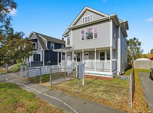 36 Chateaugay St, Chicopee, MA 01020