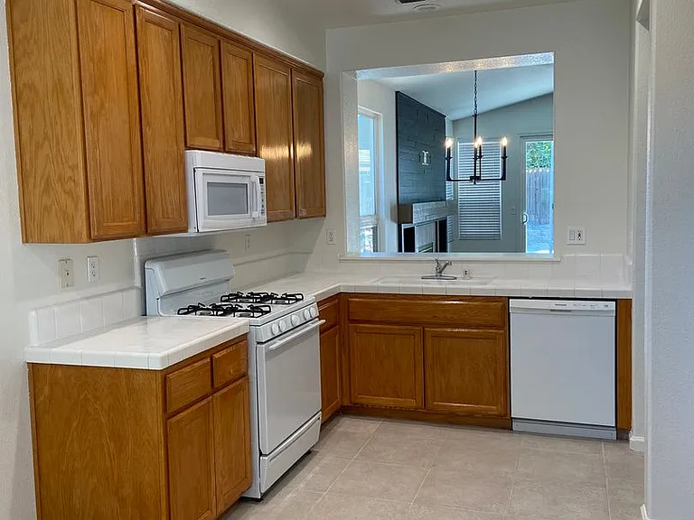 3203 Europa St — Photo 5