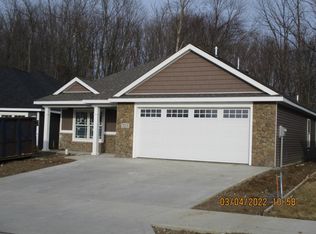 529 Williamson Cir, Angola, IN 46703
