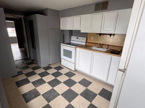 301 Main St #4