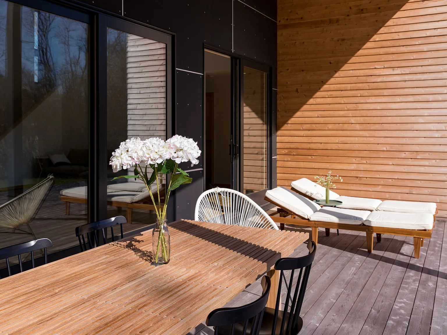Shelter Island Modern 4 Bedroom — Photo 3