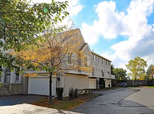 1076 Savoy Ct #19-2, Elk Grove Village, IL 60007