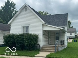 933 Shelby St, Shelbyville, IN 46176