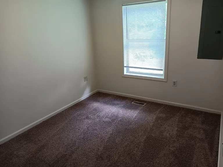 524 W Pleasant St — Photo 5