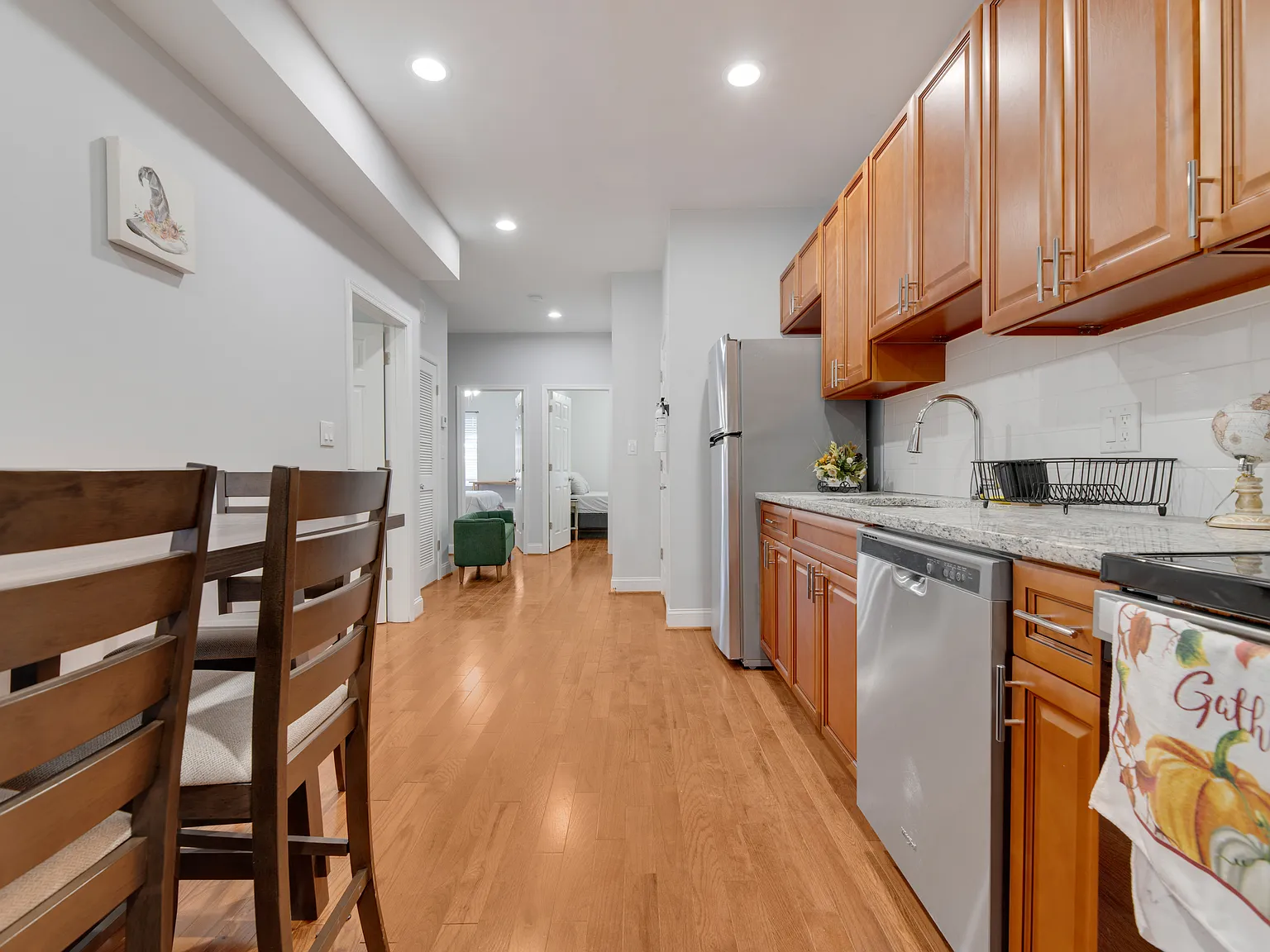 Furnished Apartment — Photo 2