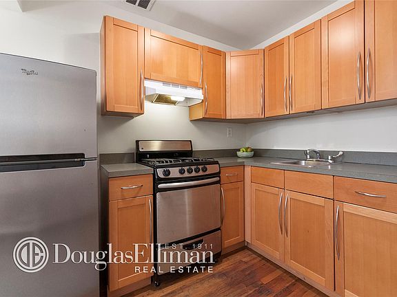 3rd image of 103 E 10th St APT 1B