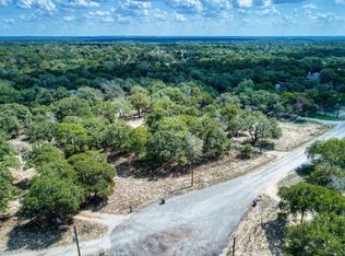 150 Oak Holw, Floresville, TX 78114
