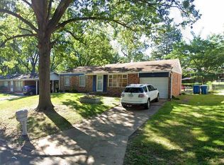 1760 Elkins Dr, Saint Louis, MO 63136