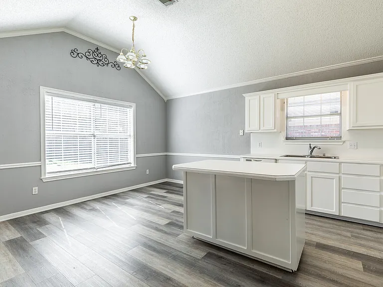10312 Sierra West Dr — Photo 5