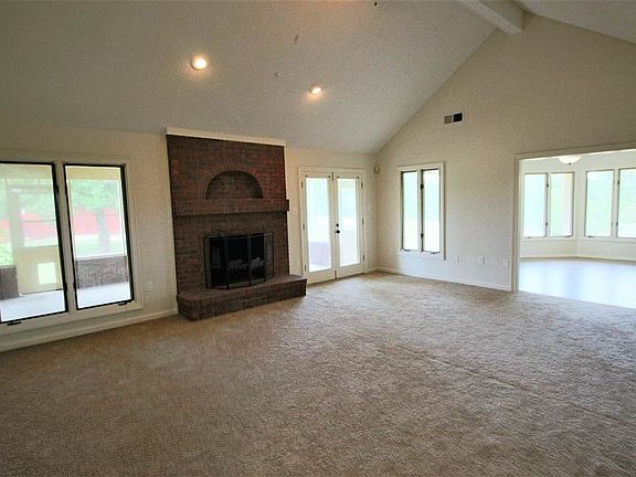 5th image of 9075 Cottonwood Cv