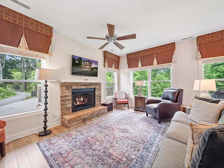 327 E Holly Ridge Rd — Photo 10