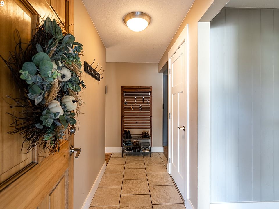 1st image of 1484 NE Oleander Ln