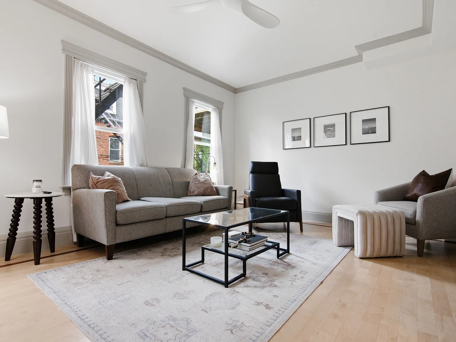 2 bed, 1033 sqft, $3,950 — Photo 2