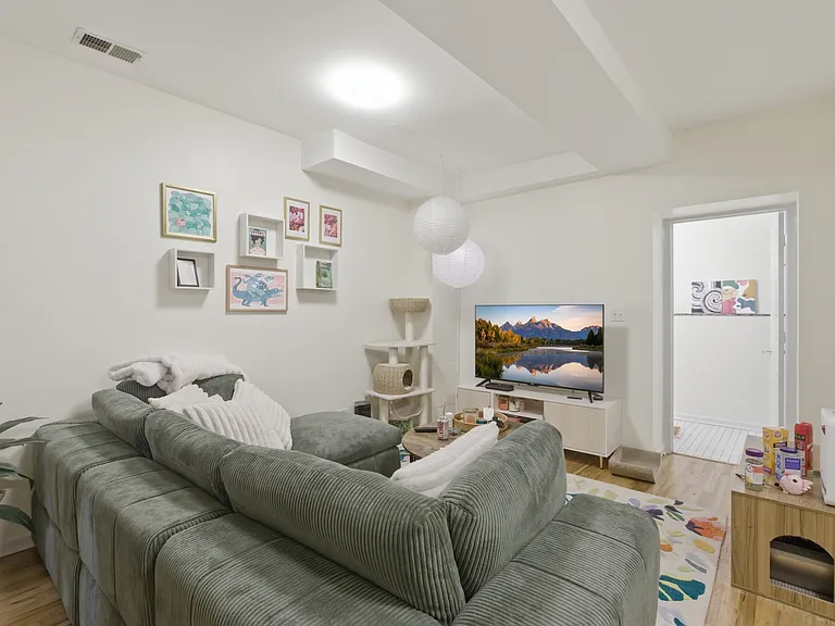2240 W Palmer St #1R — Photo 5