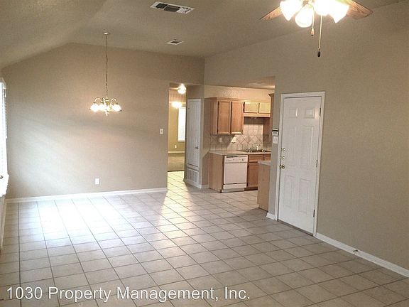 3rd image of 4910 Heather Ln APT A