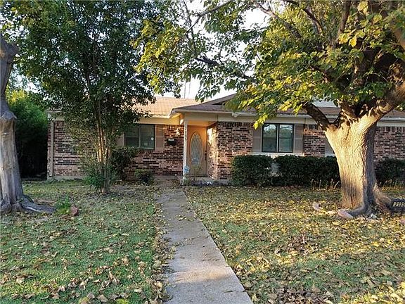 2nd image of 2135 Travis Dr