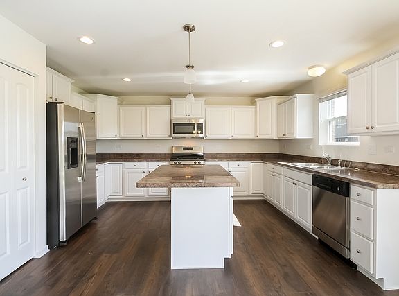 3rd image of 1724 Muirfield Dr