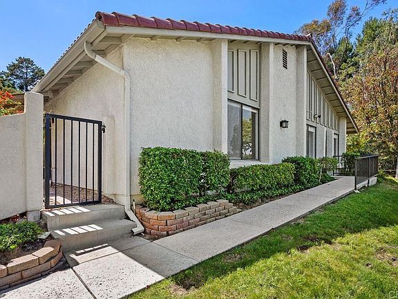 2nd image of 1984 Jayton Ln
