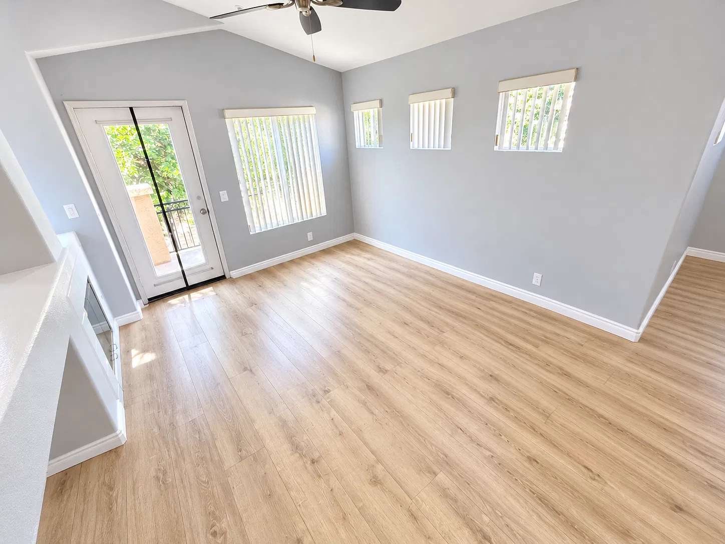 2 bed, 984 sqft, $3,000 — Photo 4