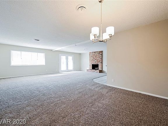 4th image of 4381 Greenhill Dr