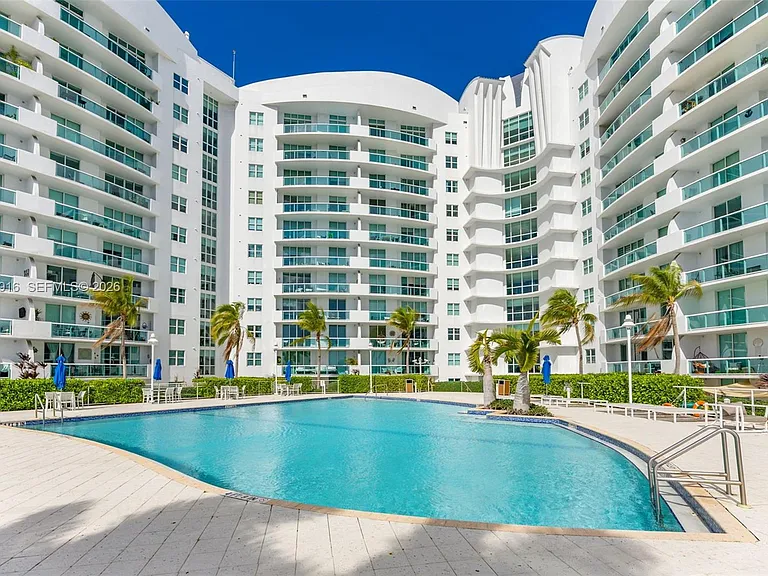 7910 Harbor Island Dr #402 — Photo 18