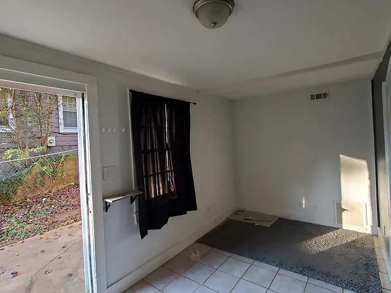 1014 Moreland Ave — Photo 9