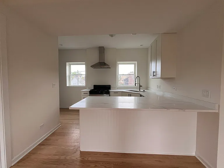 1440 W Waveland Ave #2 — Photo 3