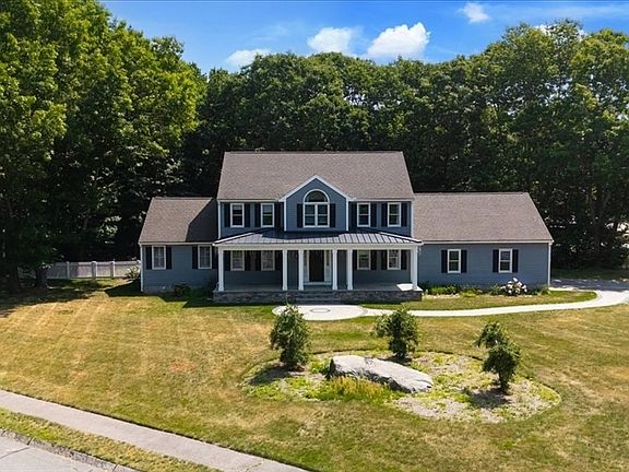 3rd image of 26 Mayflower Dr